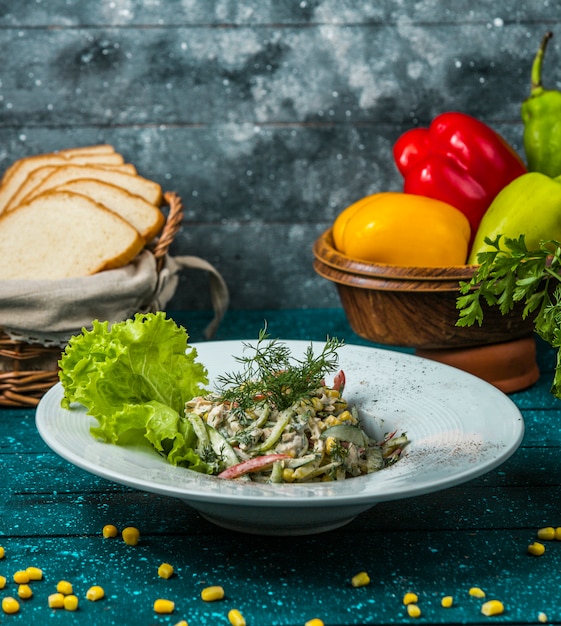 Использование привычных продуктов для создания новых салатов